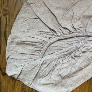 Pottery Barn Kids 100 % Organic Cotton Fitted Crib Sheet